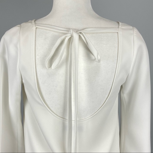 Elizabeth and James Womens White Tunic Blouse Bell Sleeve Tie Back size Small